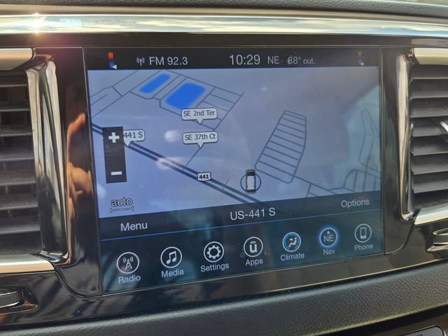 Used 2017 Chrysler Pacifica Touring FWD image 24