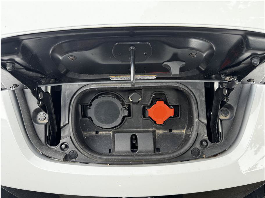 Used 2025 Nissan Leaf S FWD image 27