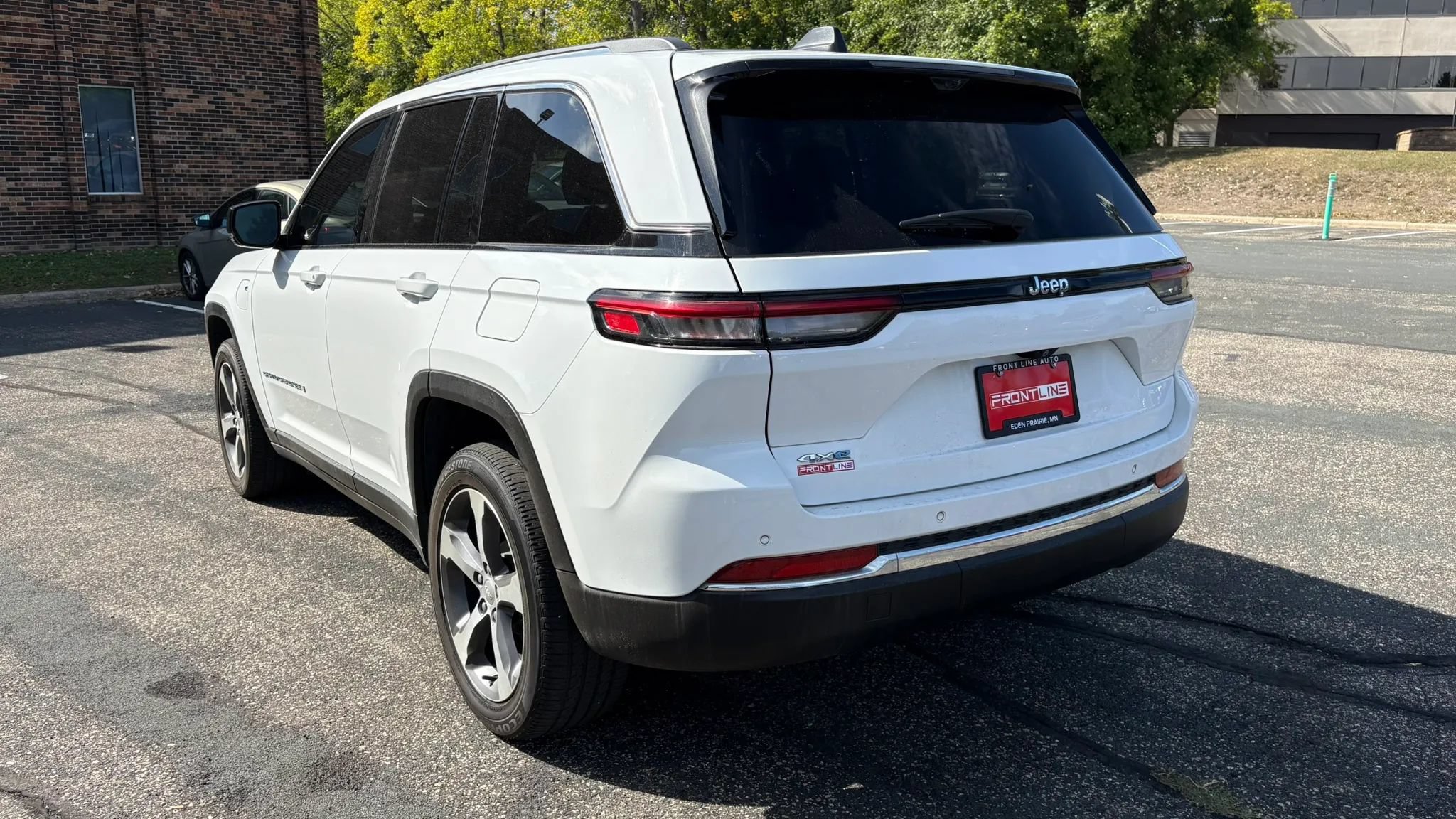Used 2022 Jeep Grand Cherokee Limited 4xe w/ Luxury Tech Group II AWD/4WD image 7