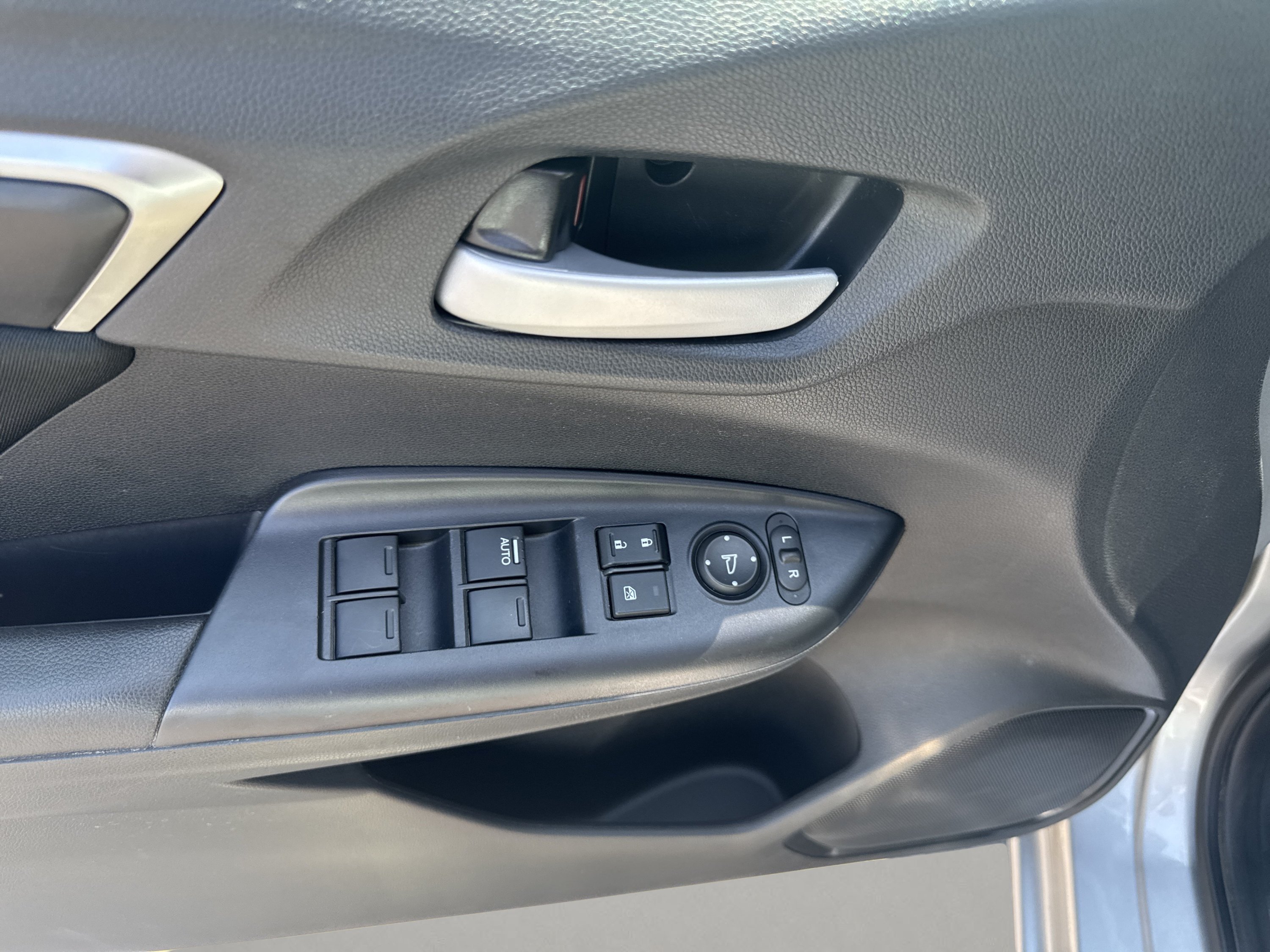 Used 2019 Honda Fit LX image 11