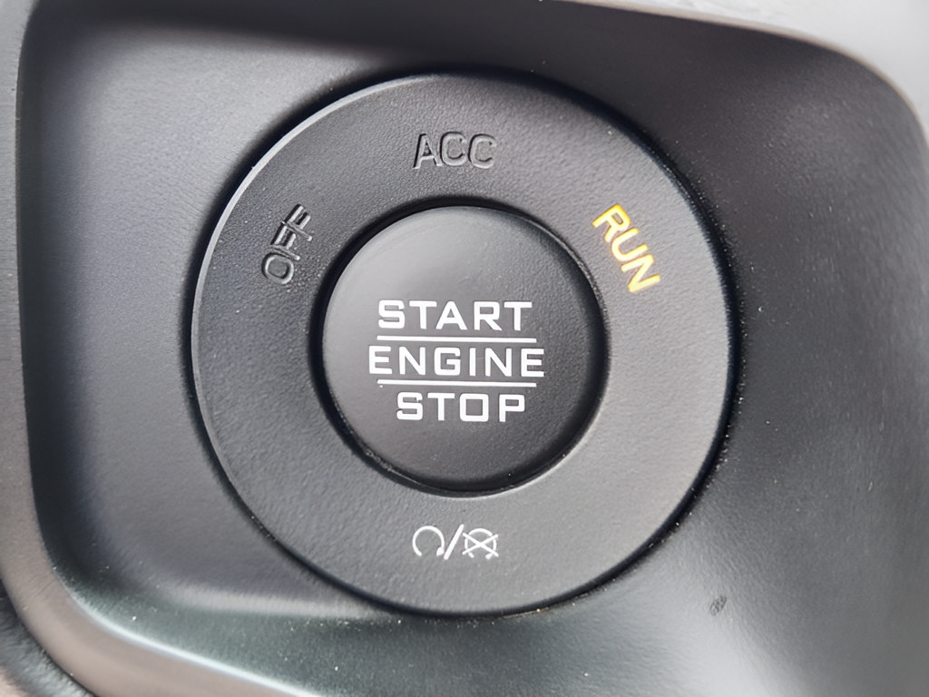 Used 2025 Jeep Gladiator Rubicon AWD/4WD image 23
