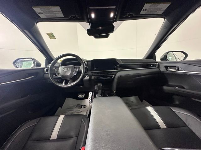 Used 2025 Toyota Camry SE w/ Convenience Package image 16