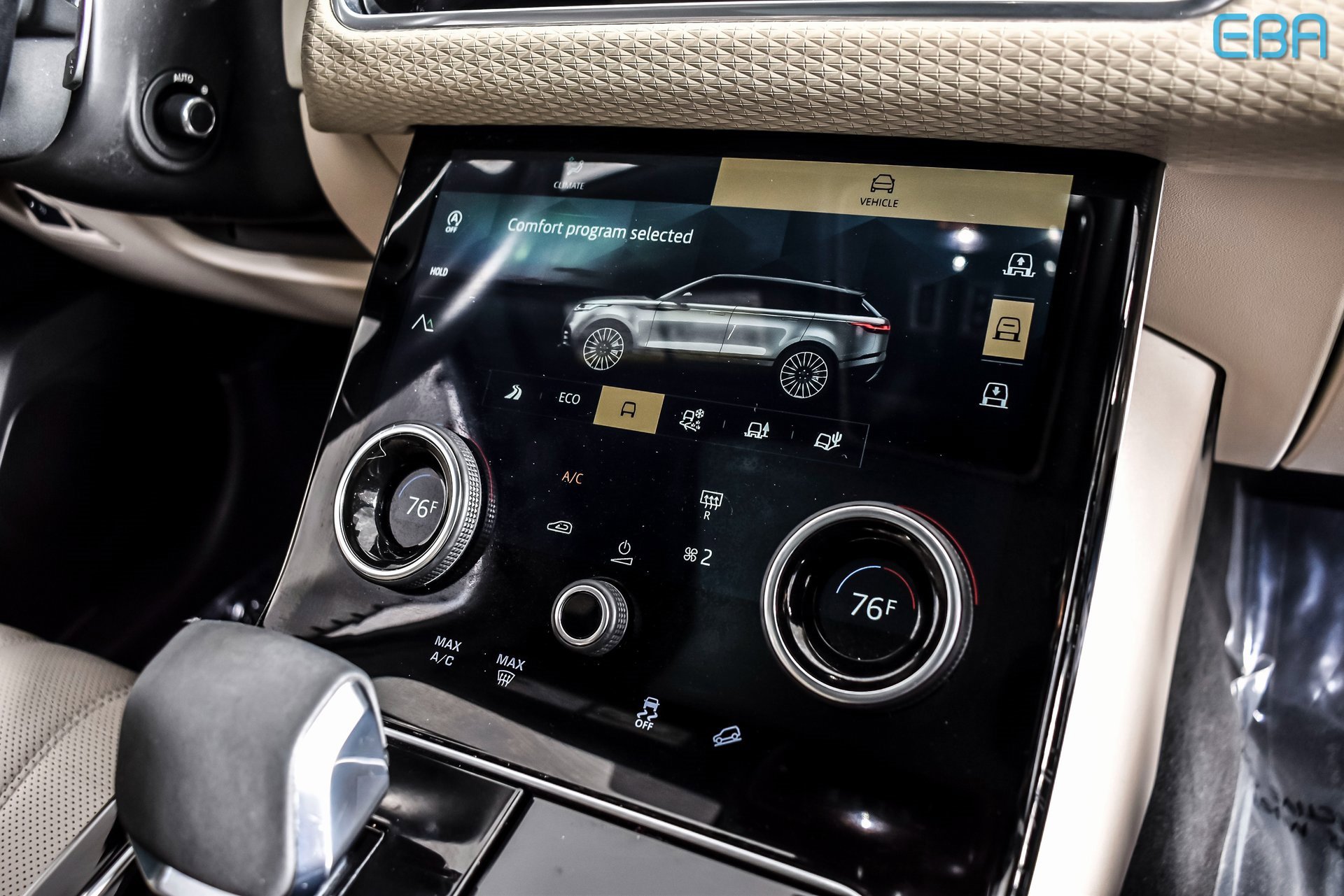 Used 2021 Land Rover Range Rover Velar R-Dynamic S image 27