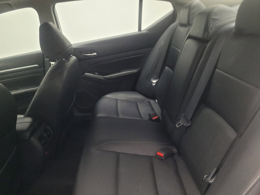 Used 2020 Nissan Altima 2.0 Platinum FWD image 18
