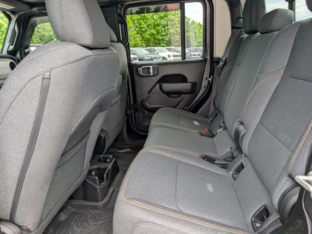 Used 2024 Jeep Gladiator Sport AWD/4WD image 13