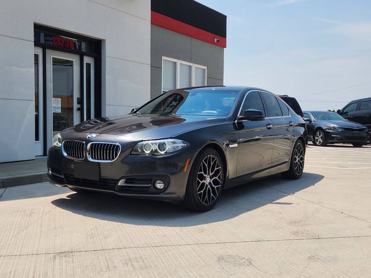 Used 2016 BMW 528i xDrive Sedan AWD/4WD image 2
