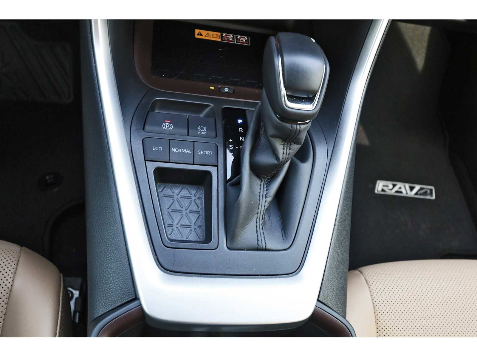 Used 2025 Toyota RAV4 Limited image 25