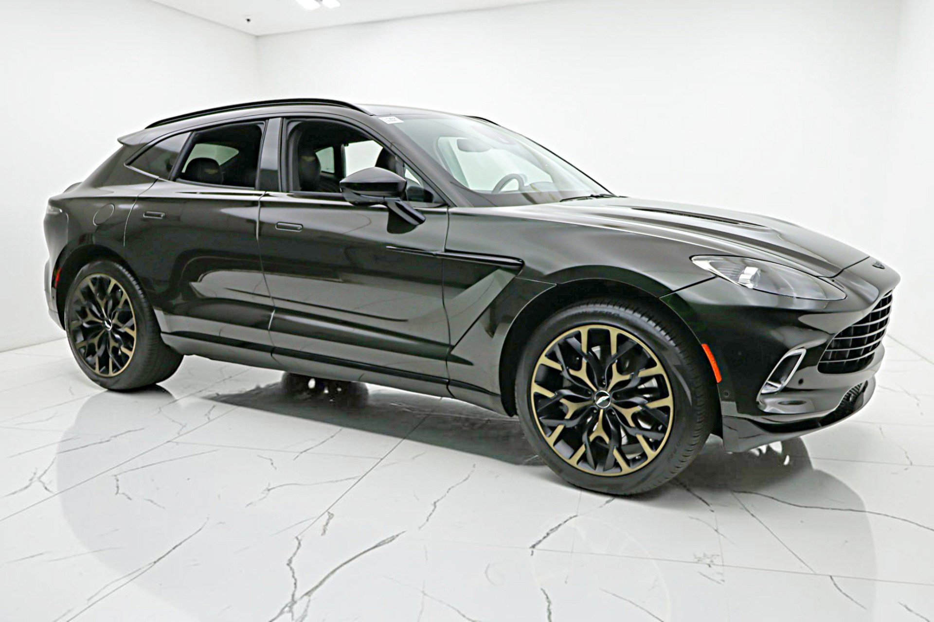 Used 2021 Aston Martin DBX AWD/4WD image 20