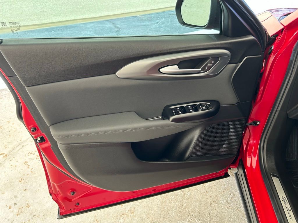 New 2024 Alfa Romeo Tonale Veloce w/ Active Assist Package image 24