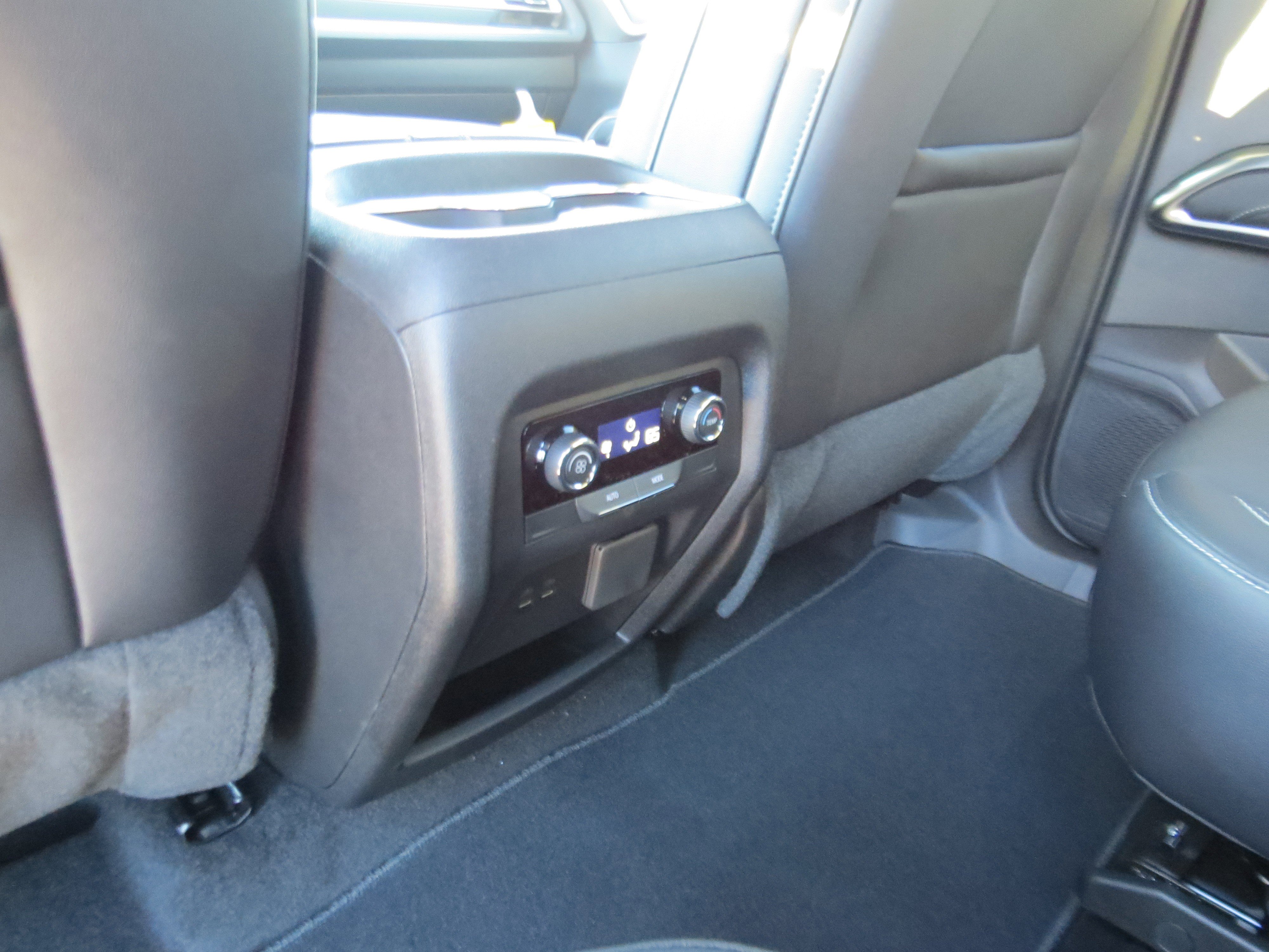 New 2026 Chevrolet Traverse LT w/ Midnight/Sport Edition FWD image 11