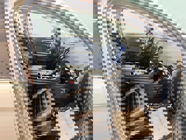 Used 2023 Ford Edge SEL image 9