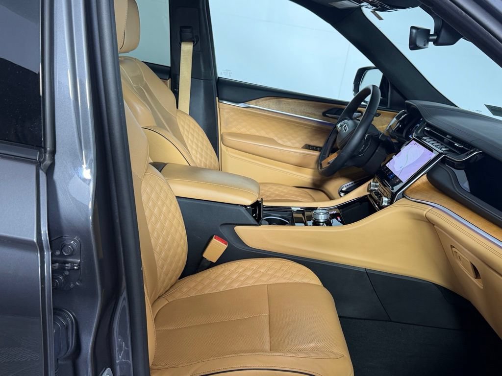 Certified 2022 Jeep Grand Cherokee Summit AWD/4WD image 30