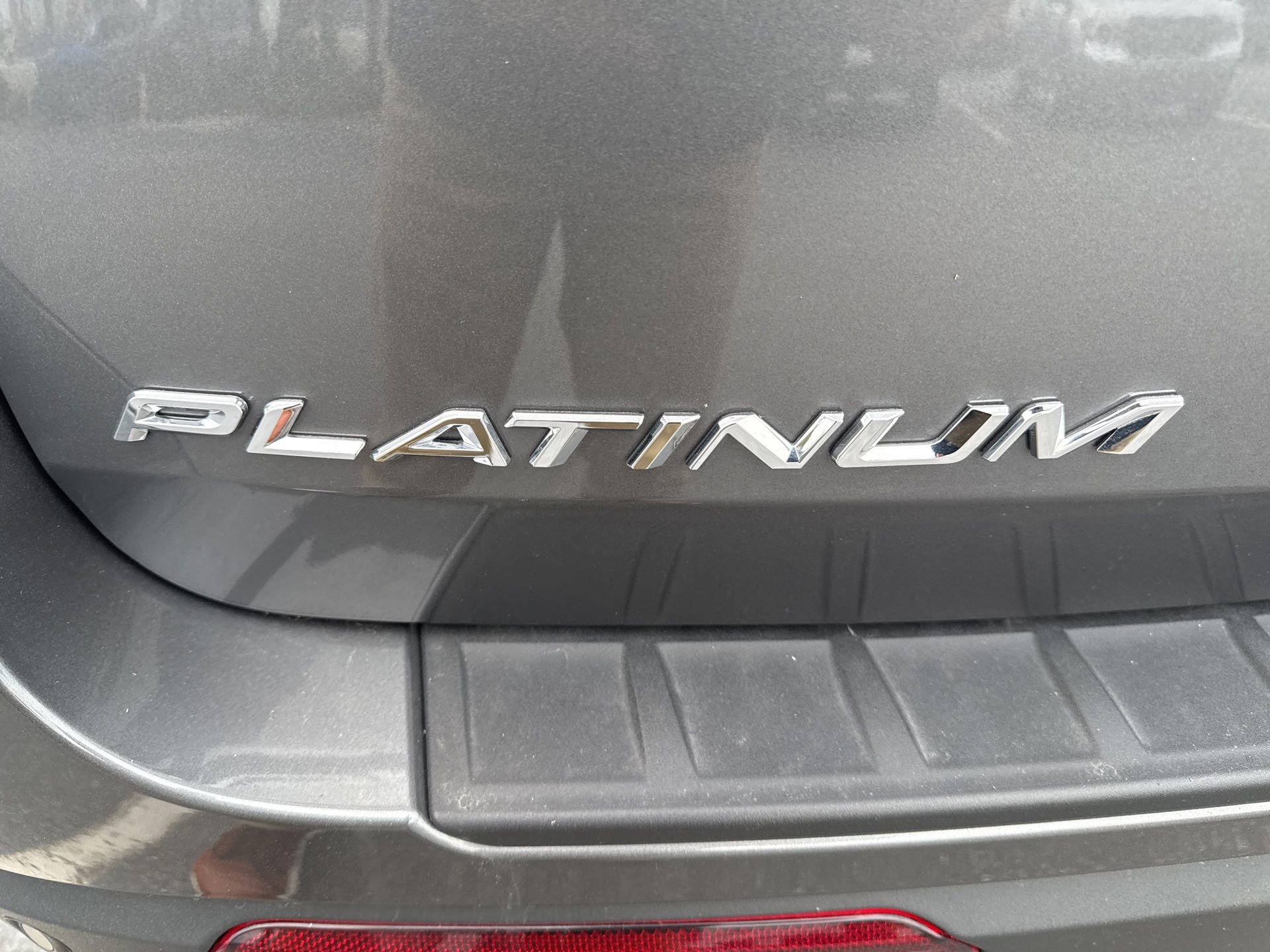 Certified 2025 Ford Explorer Platinum w/ LUX Leather Package image 7