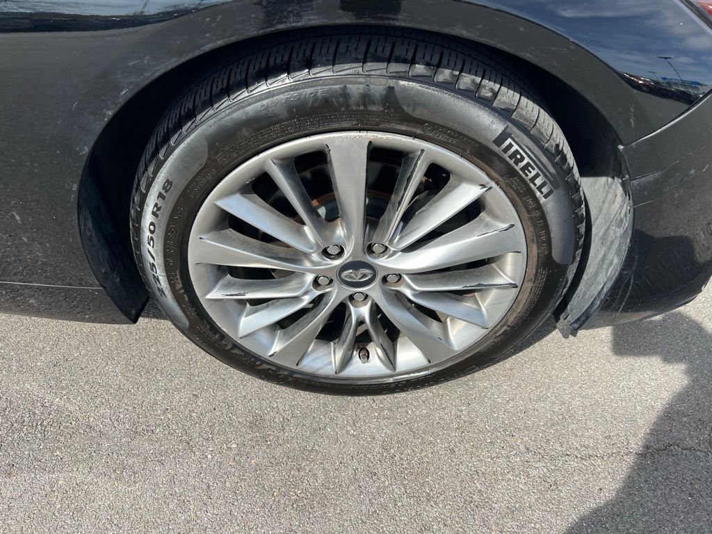 Used 2018 INFINITI Q50 Luxe w/ Essential Package (3.0T Luxe) AWD/4WD image 11