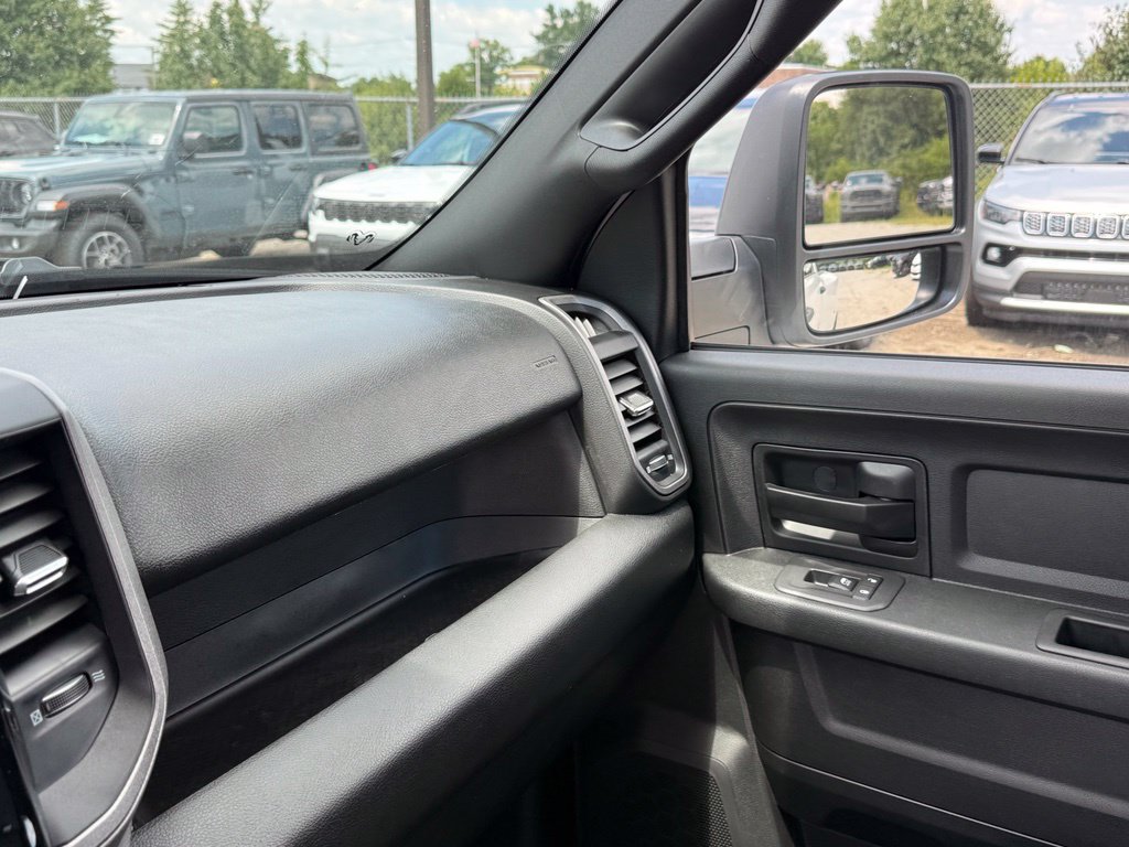 New 2026 RAM 3500 Tradesman AWD/4WD image 23