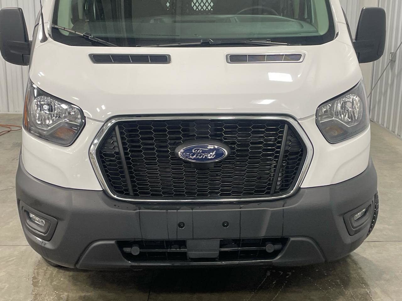 Used 2024 Ford Transit 250 XL w/ Exterior Upgrade Package image 39
