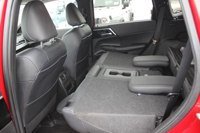 Used 2024 Mitsubishi Outlander SE image 22