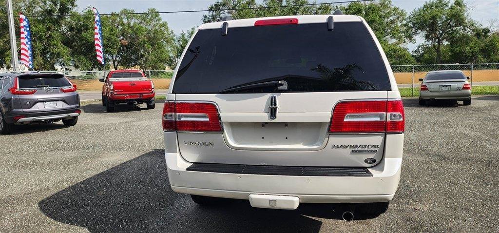 Used 2012 Lincoln Navigator 2WD image 18