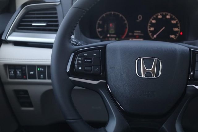 New 2026 Honda Odyssey Touring image 10