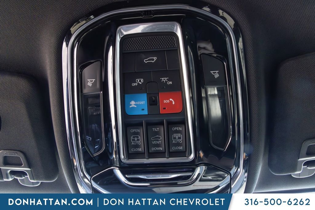 Used 2022 Jeep Grand Cherokee Summit AWD/4WD image 13