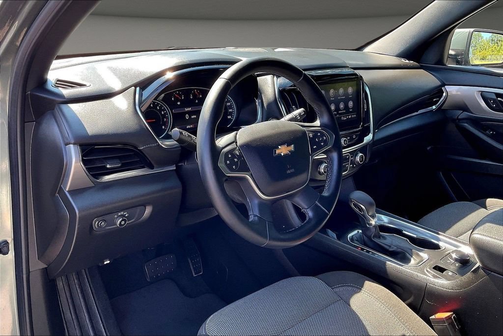 Used 2023 Chevrolet Traverse LT FWD image 20