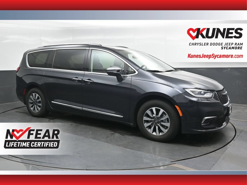 Used 2021 Chrysler Pacifica Limited w/ Premium & Safety Sphere Group