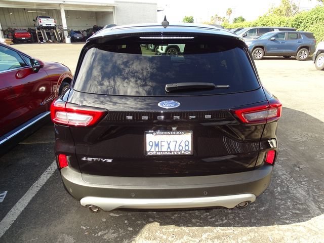 Used 2023 Ford Escape Active w/ Tech Pack #1 FWD image 3
