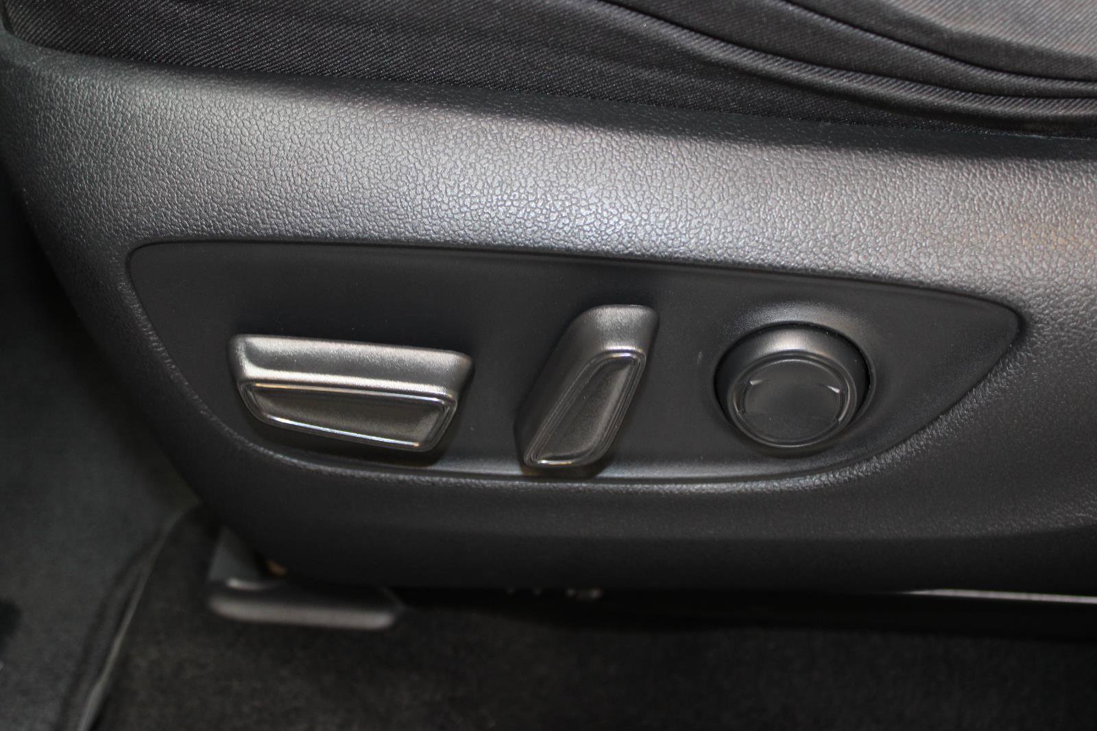 Used 2022 Toyota RAV4 XLE FWD image 30
