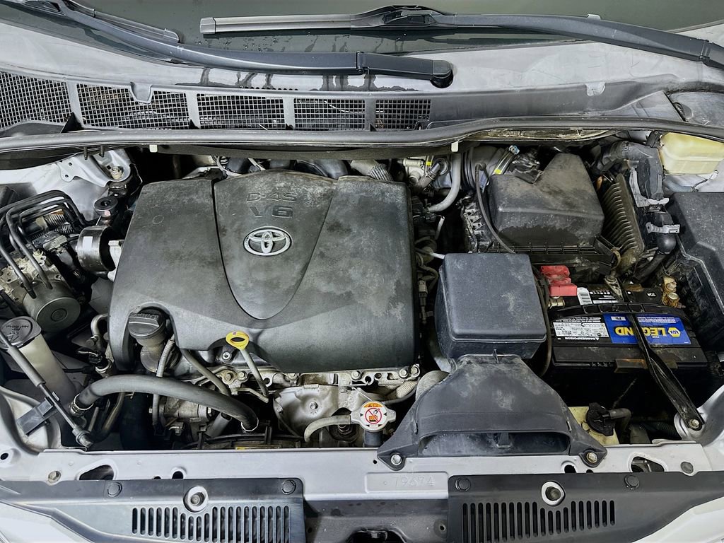 Used 2017 Toyota Sienna LE image 9