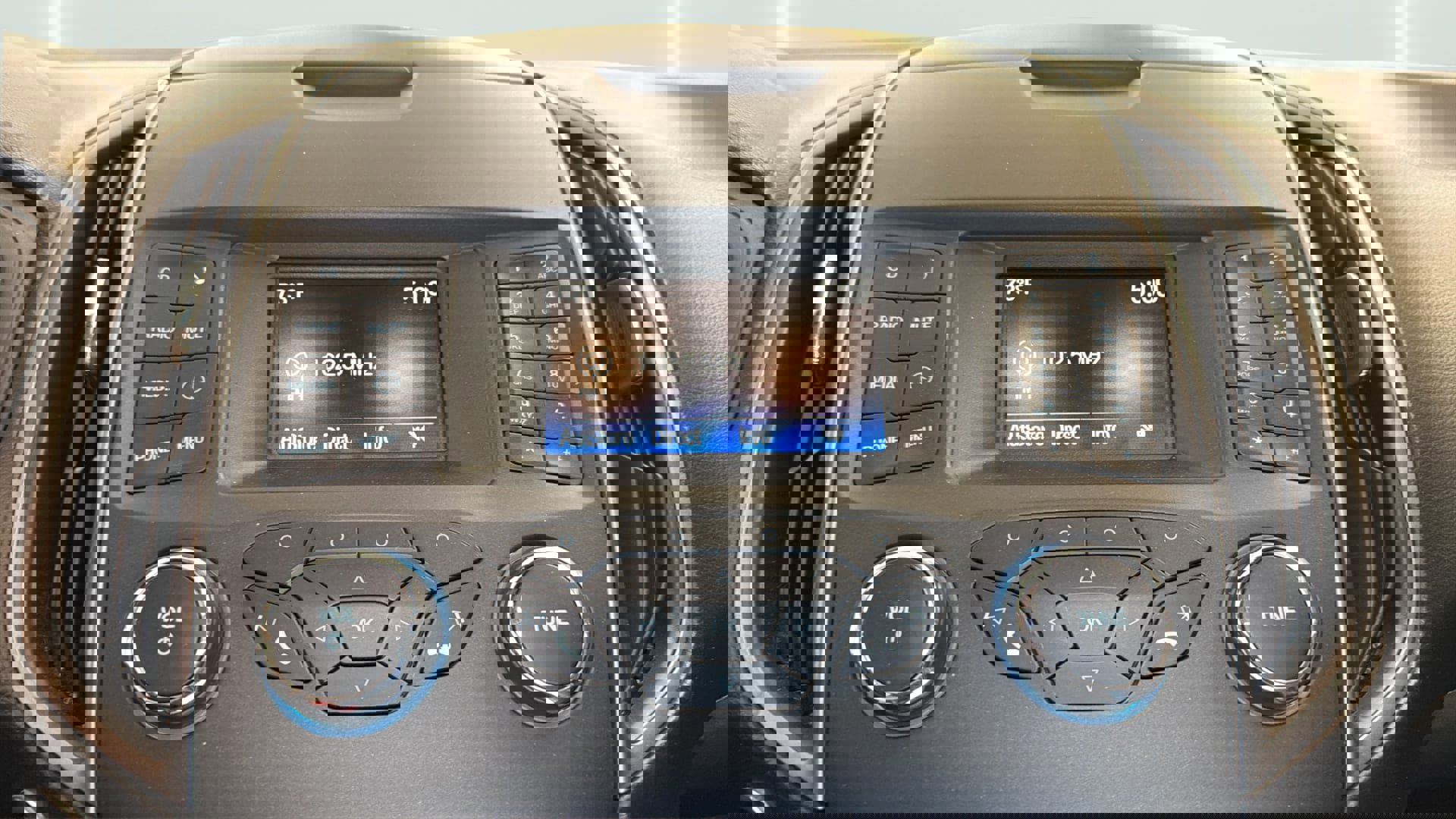 Used 2018 Ford Edge SE image 25