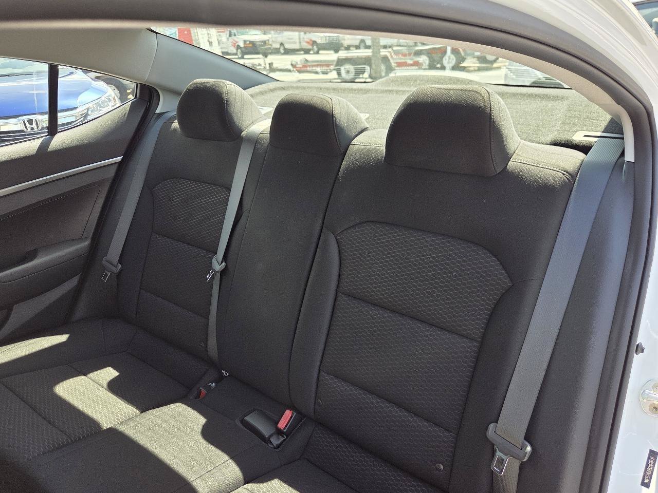 Used 2020 Hyundai Elantra SE w/ Cargo Package (C1) FWD image 17