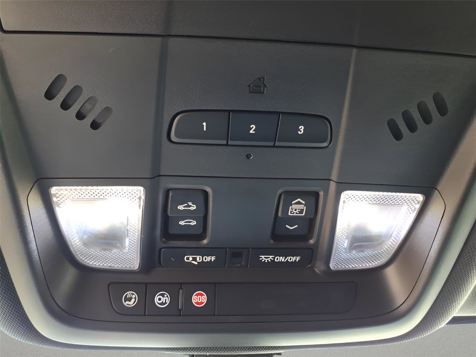 Used 2019 Chevrolet Blazer RS w/ Sun and Wheels Package image 28