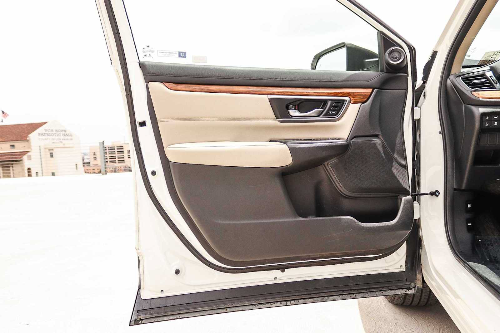 Used 2017 Honda CR-V Touring image 19