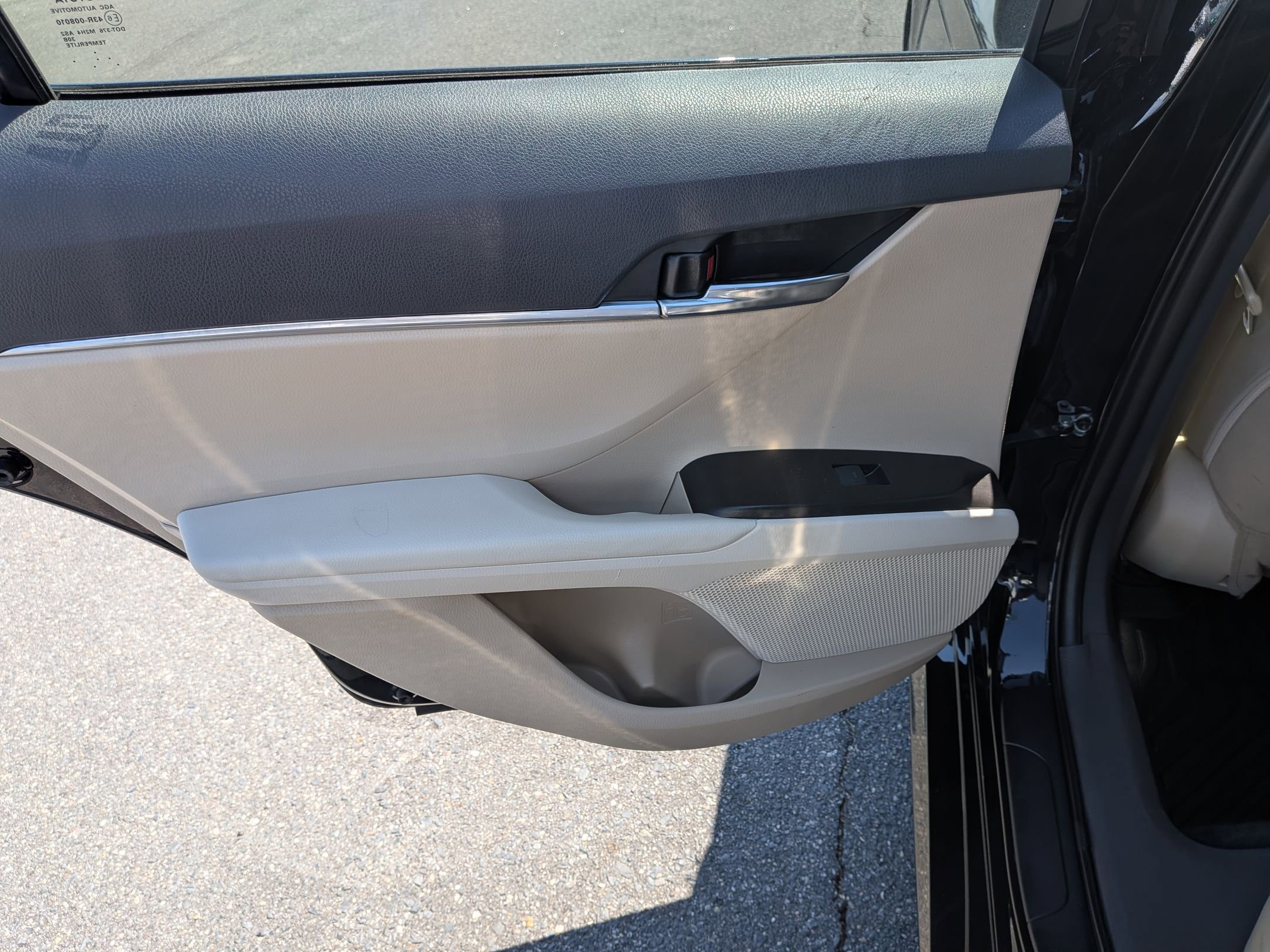 Used 2023 Toyota Camry LE FWD image 26