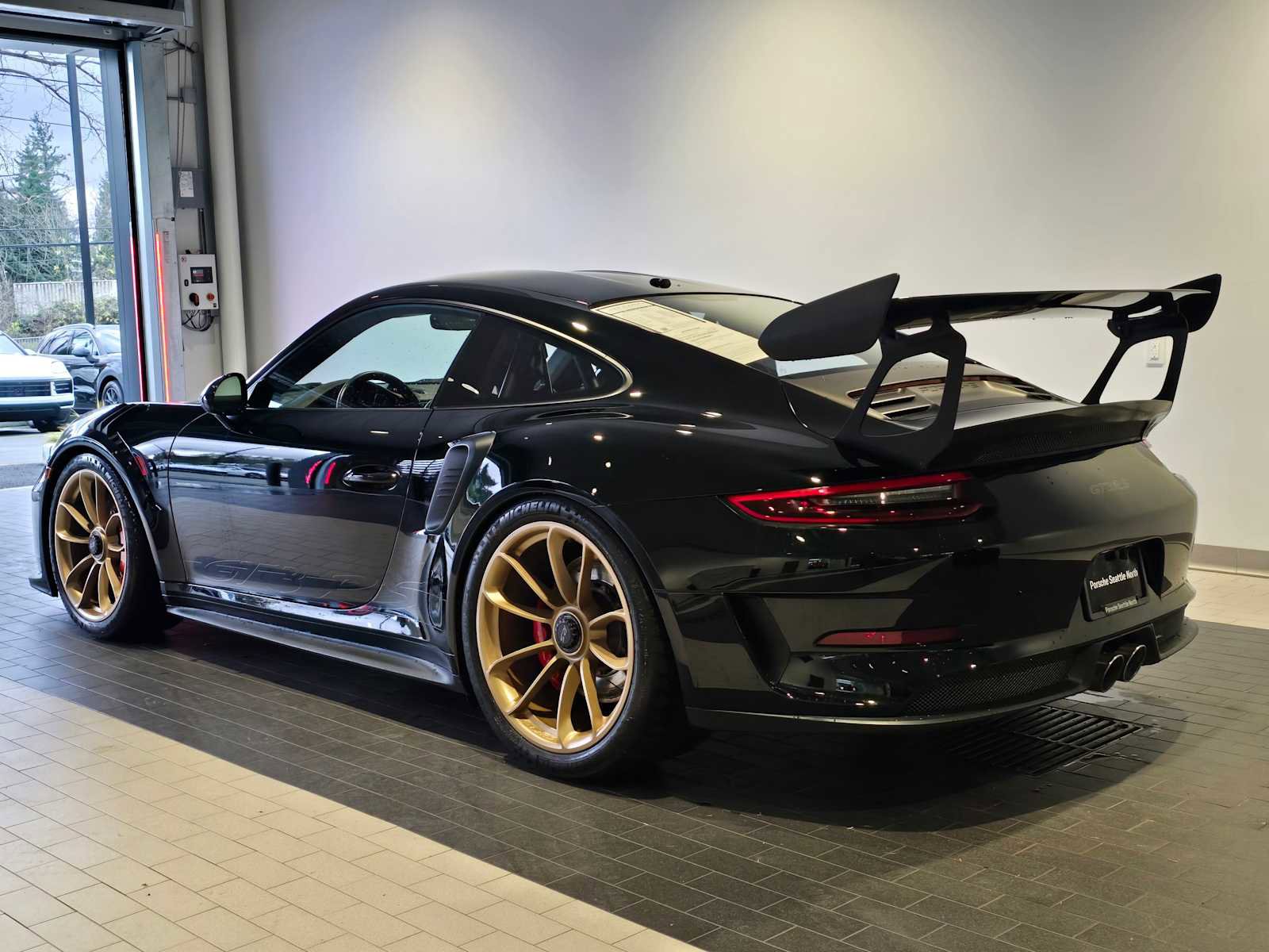 Used 2019 Porsche 911 GT3 RS image 3