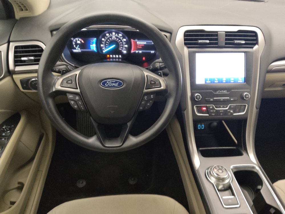 Used 2020 Ford Fusion SE AWD/4WD image 22