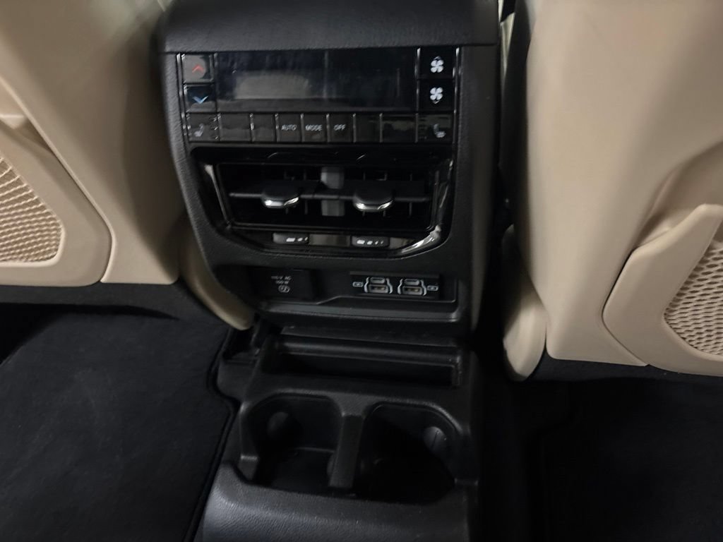 Used 2023 Jeep Grand Cherokee L Limited AWD/4WD image 37