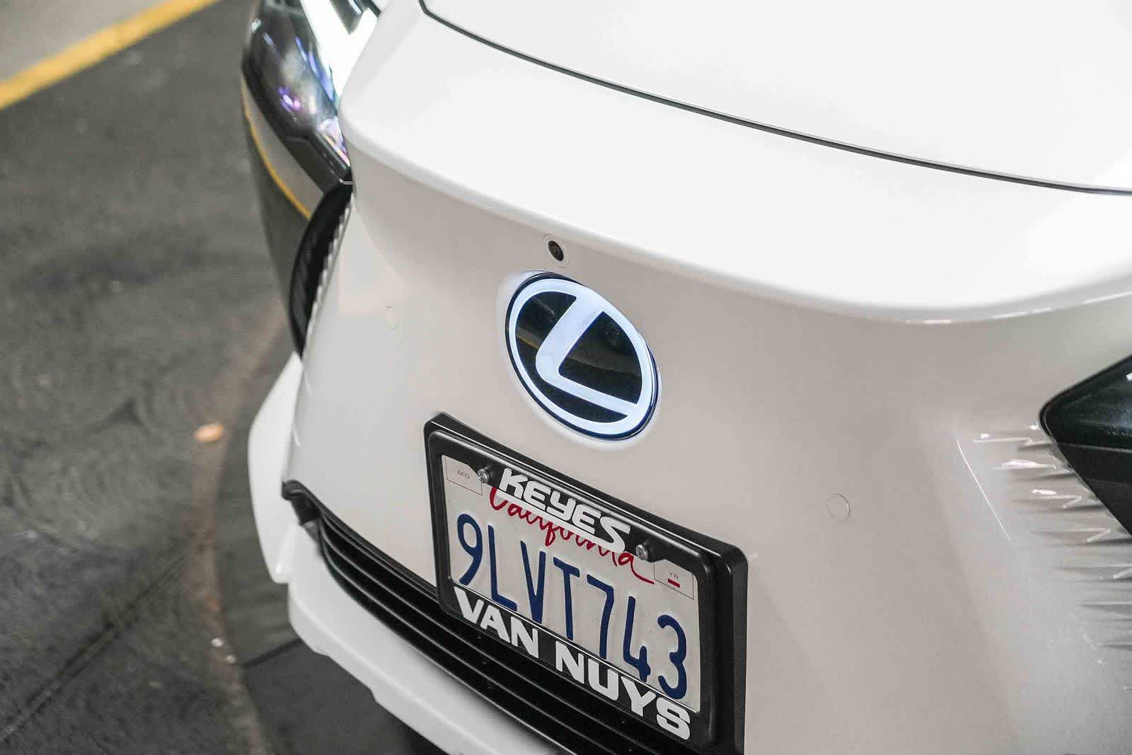 Used 2023 Lexus RZ 450e Premium w/ Technology Package AWD/4WD image 3