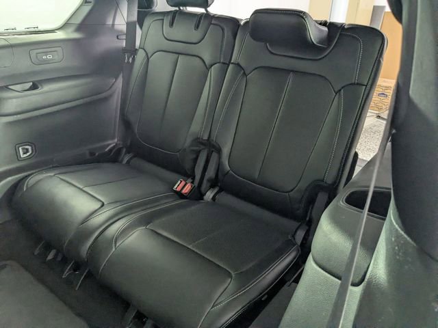 Certified 2024 Jeep Grand Cherokee L Limited w/ Luxury Tech Group II AWD/4WD image 32