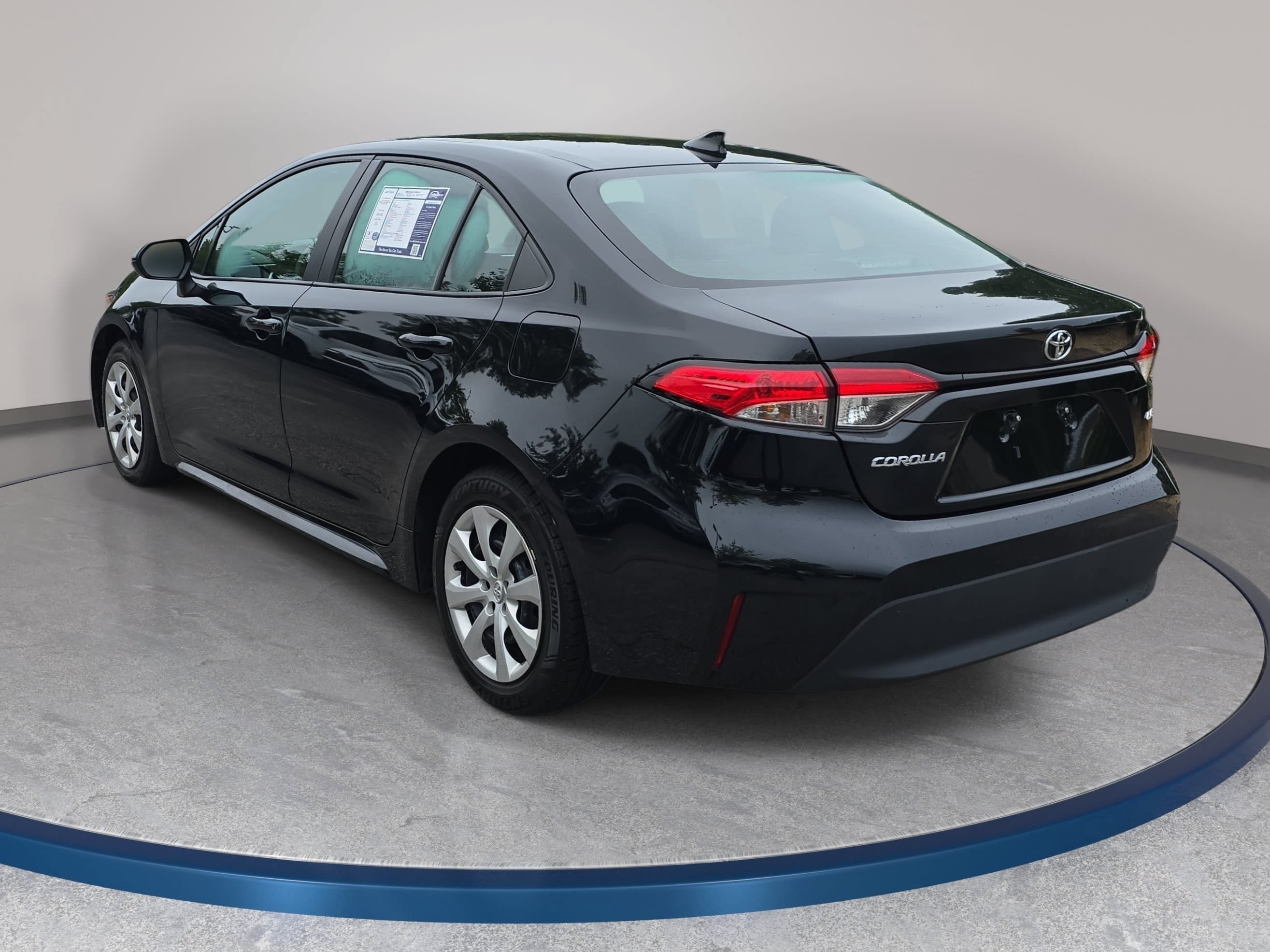 Used 2025 Toyota Corolla LE FWD image 7