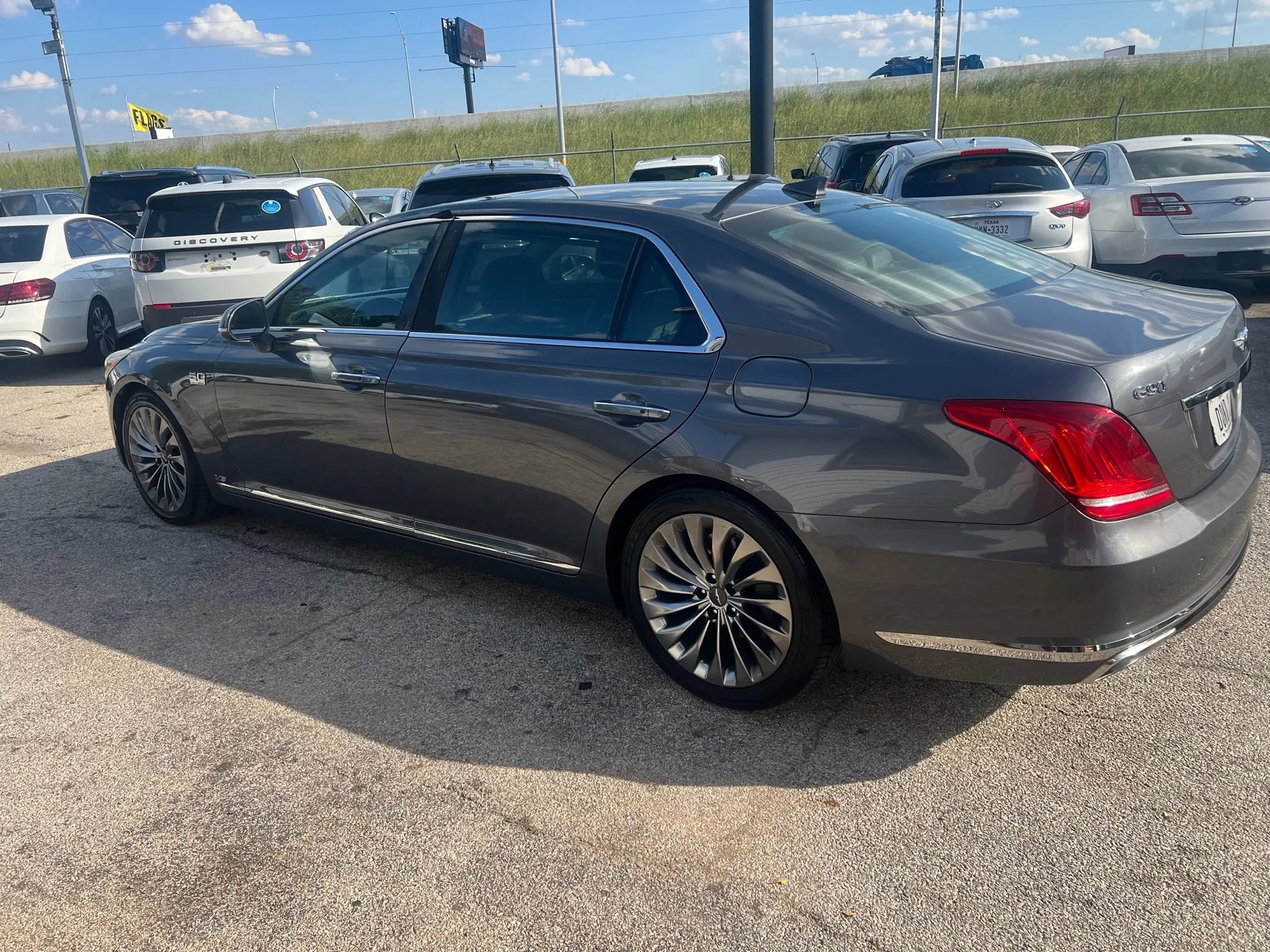 Used 2017 Genesis G90 5.0 Ultimate image 11