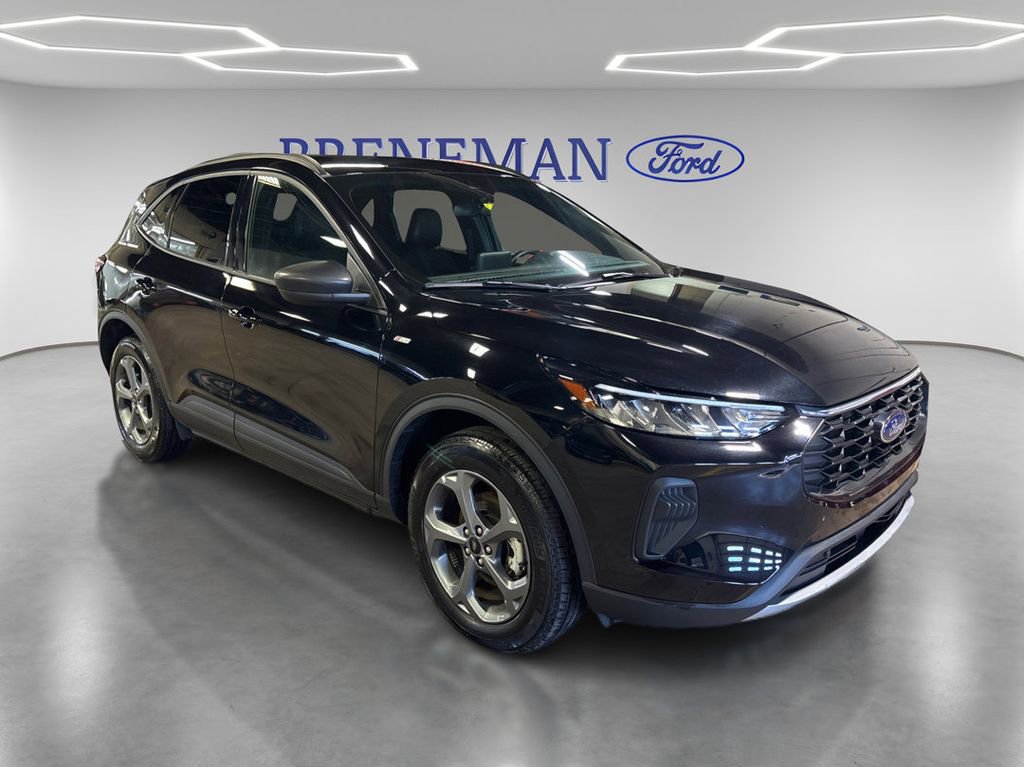 Certified 2025 Ford Escape ST-Line AWD/4WD image 3