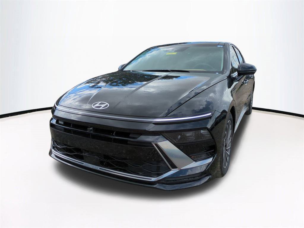 New 2025 Hyundai Sonata Limited image 9