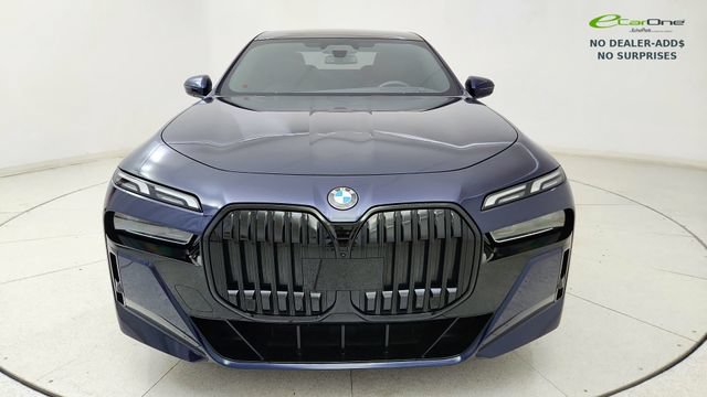 Used 2023 BMW 760i xDrive AWD/4WD image 2