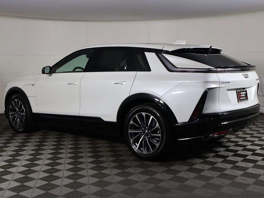 Used 2025 Cadillac Lyriq Sport w/ LPO, Floor Liner Package image 9