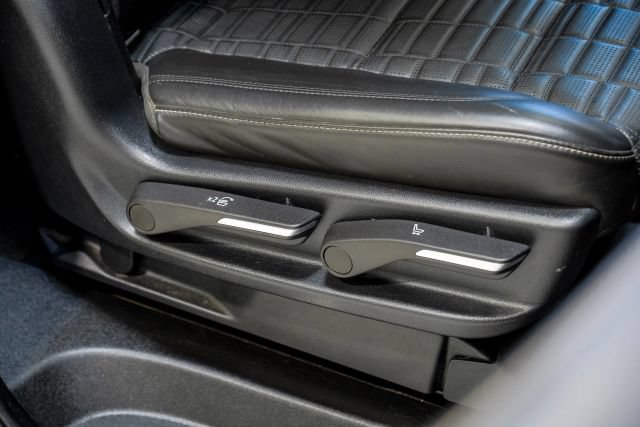 Used 2022 Cadillac Escalade ESV Sport Platinum w/ Heavy-Duty Trailer Package AWD/4WD image 60