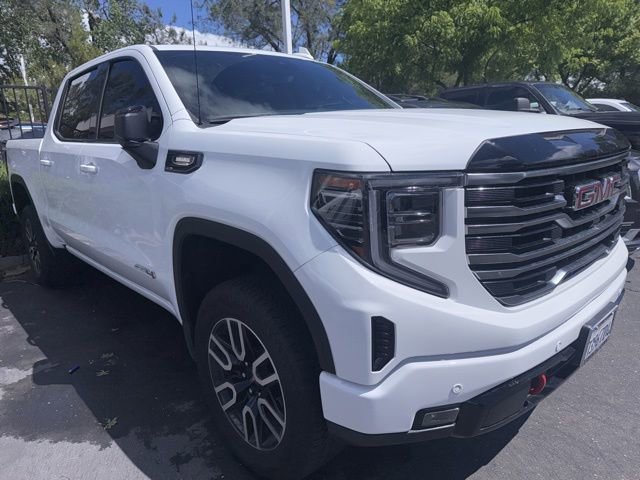 Used 2025 GMC Sierra 1500 AT4 w/ Technology Package image 1
