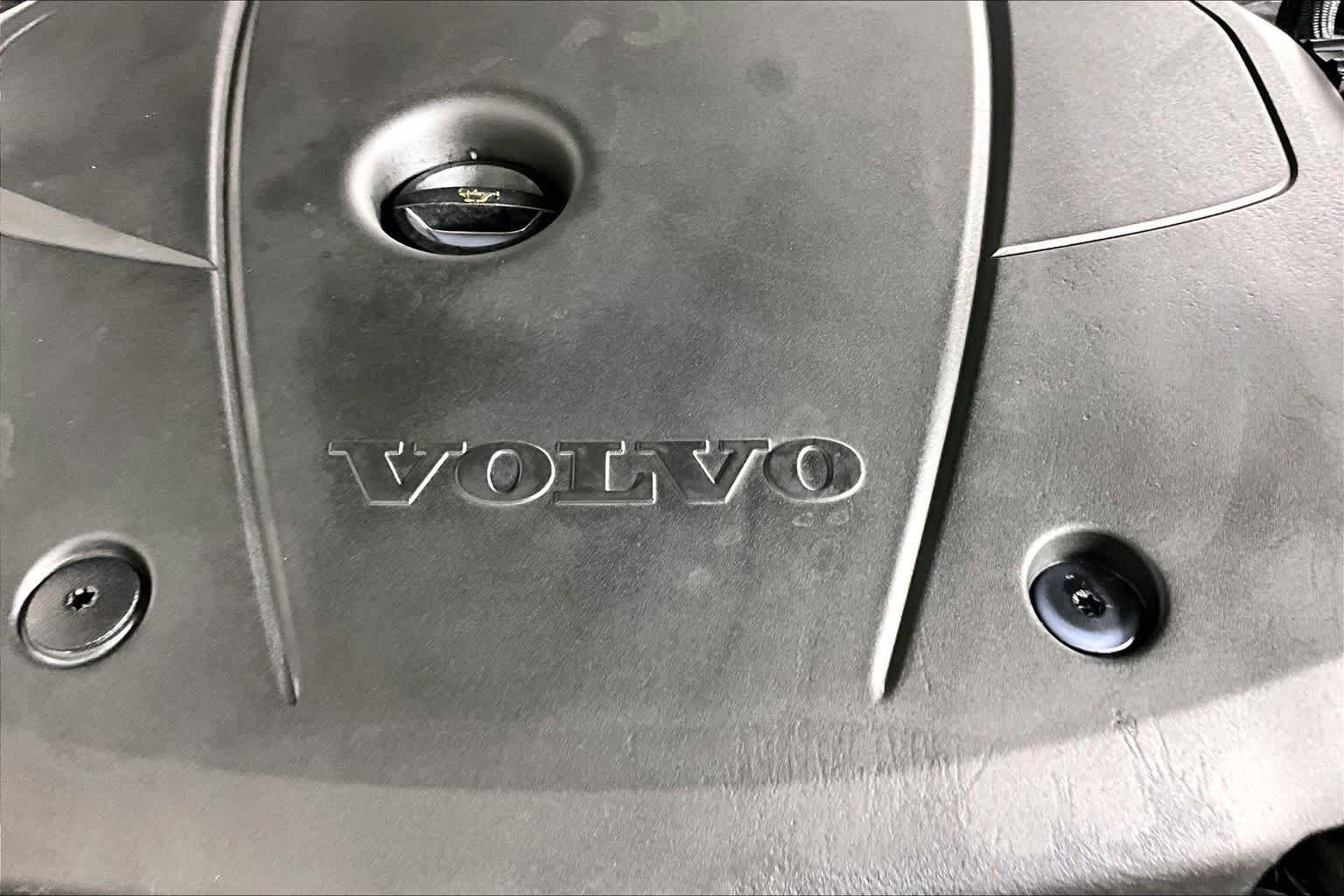 Used 2018 Volvo S90 T6 Momentum image 32