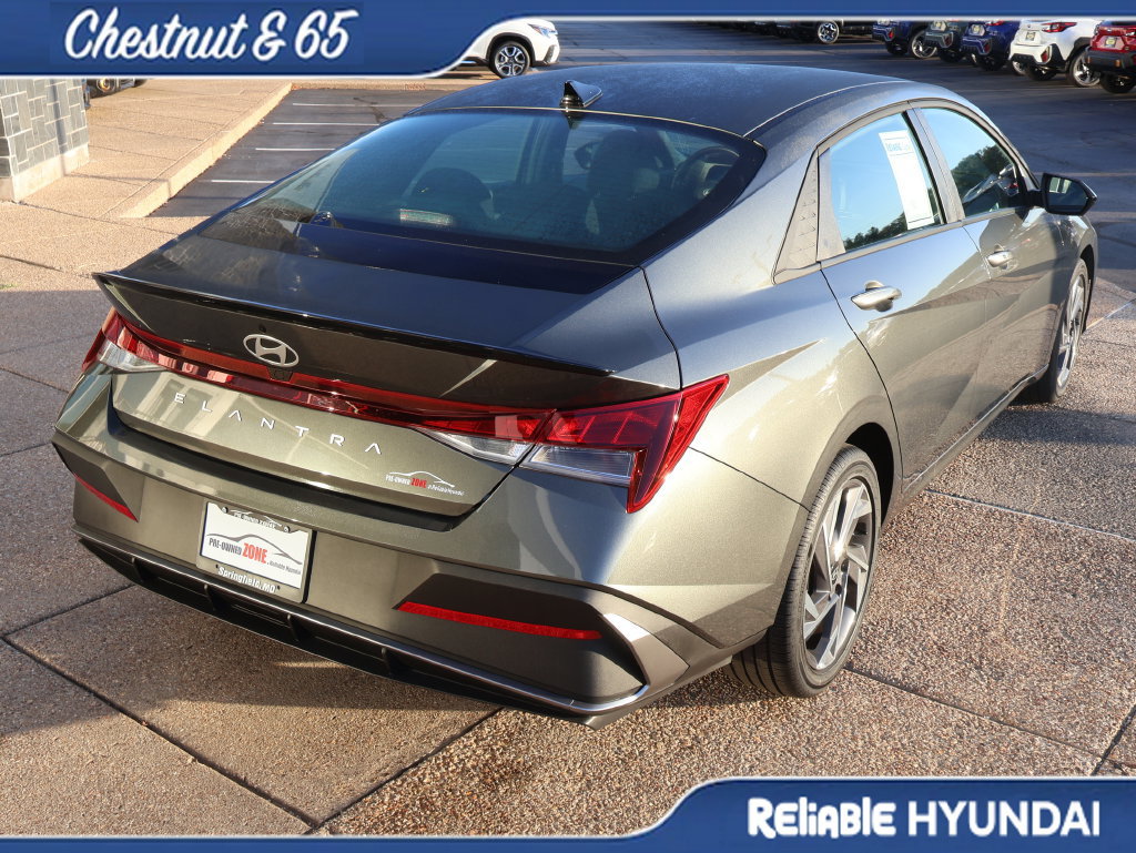 Certified 2025 Hyundai Elantra Sport FWD image 6