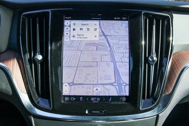 Used 2025 Volvo V60 B5 Cross Country Plus image 22